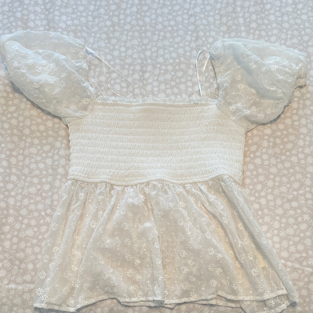 Francesca's Collections White Lace Puff Sleeve Blouse